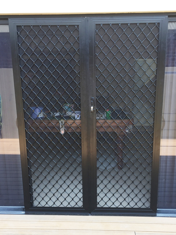 Centre Opening Sliding 7mm Diamond Screen Doors